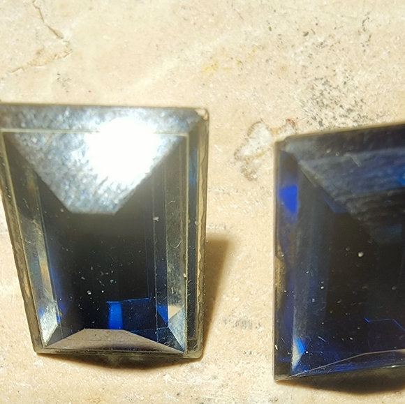 Rectangle dark blue back faceted post geometric earrings - Picture 7 of 7